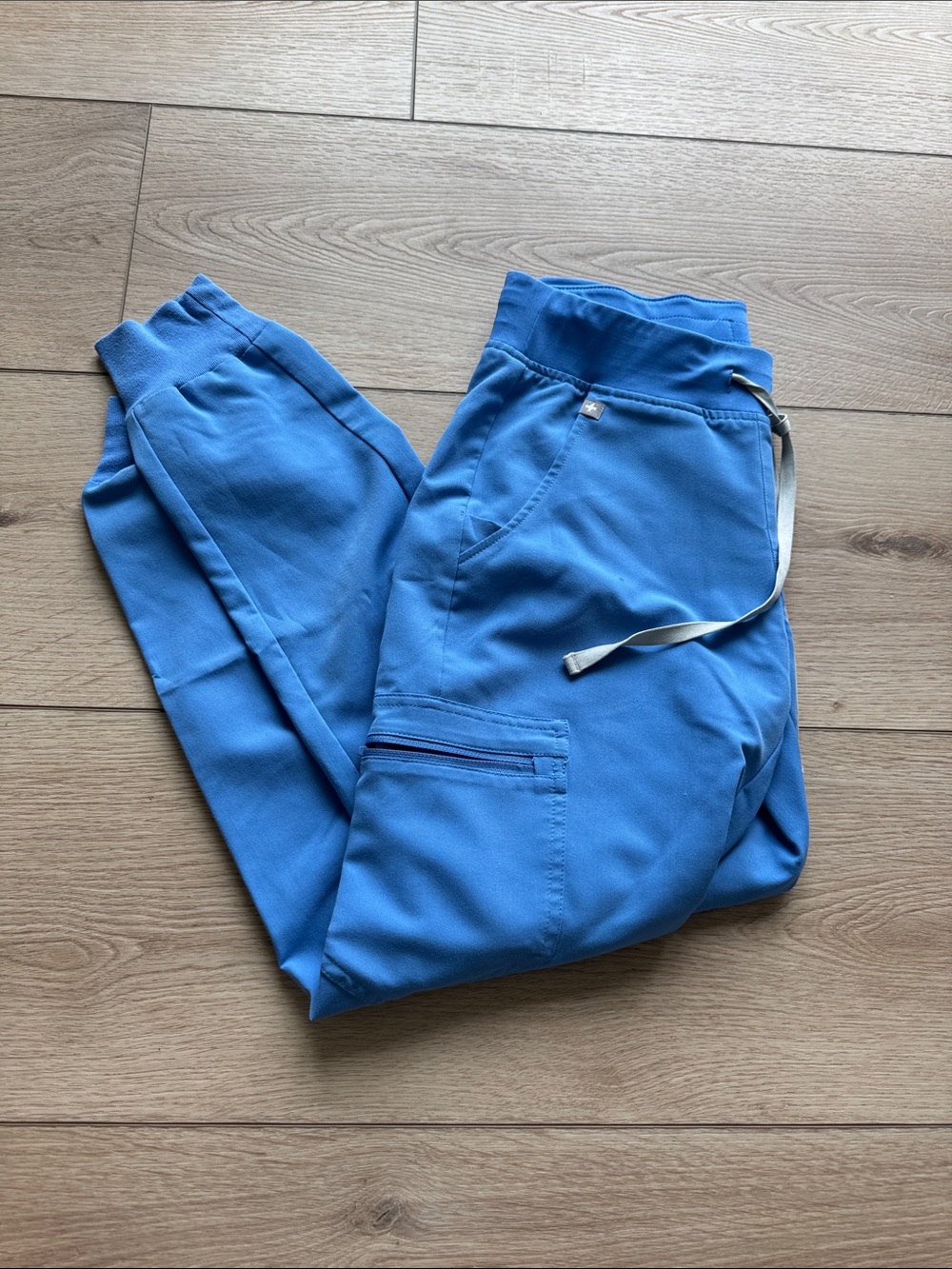 Women’s FIGS Blue Jogger Pants with Zip Pocket